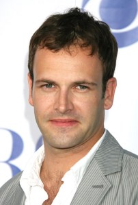 jonny-lee-miller-jonny-lee-miller-10348030-691-1024